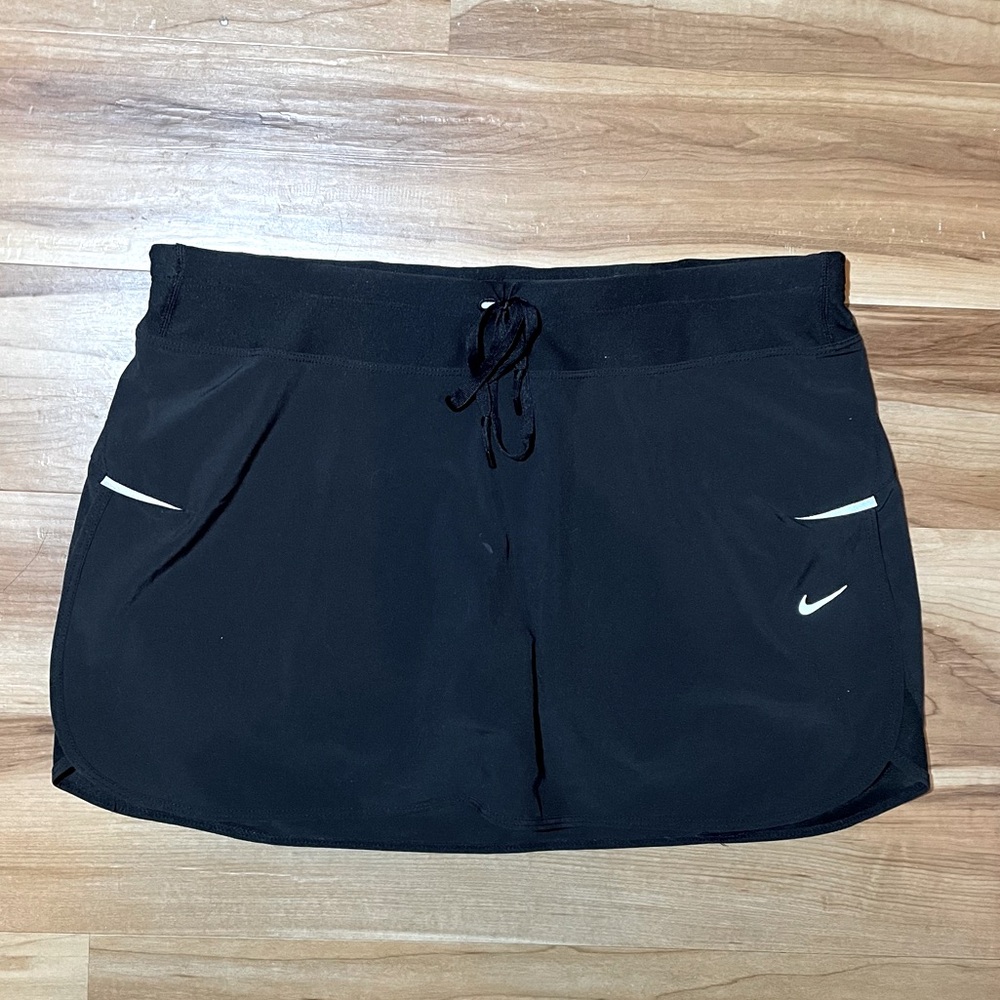Nike Dri-Fit Athletic Skort Skirt with Built in Shorts Medium